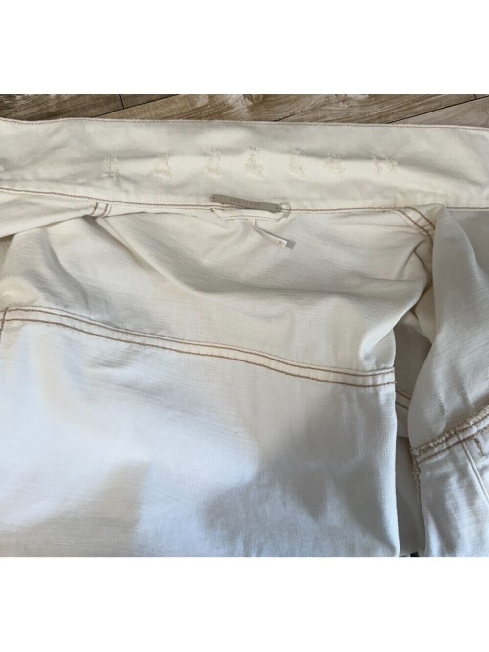 Free People Worn White Denim Trucker Boyfriend Fit Distressed Jacket M/L - Picture 9 of 12